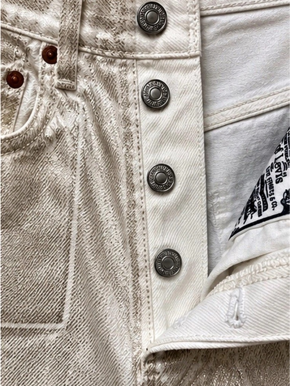 Levi’s 501 ’90s Women’s Jeans Ecru White Metallic Shimmer NWT 26x30 - Picture 3 of 7
